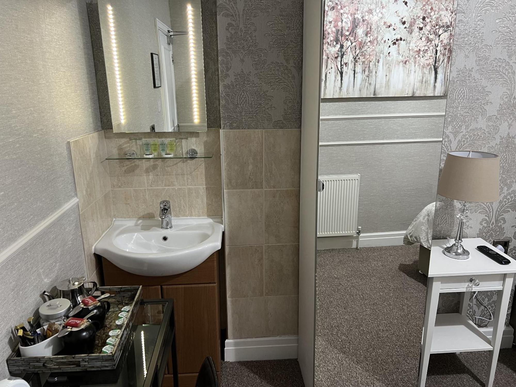Tanes Guest house
