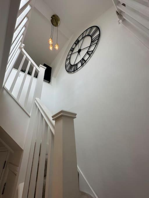 2 Bedrooms - Near City Centre *