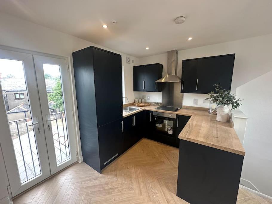 2 Bedrooms - Near City Centre Apartment Cardiff