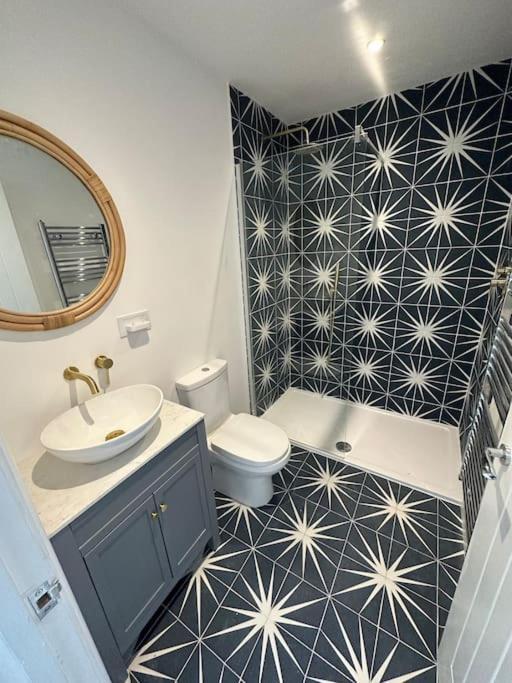 2 Bedrooms - Near City Centre *