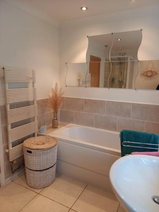 Holiday home Modernised With 2 Bedrooms In Cardiff