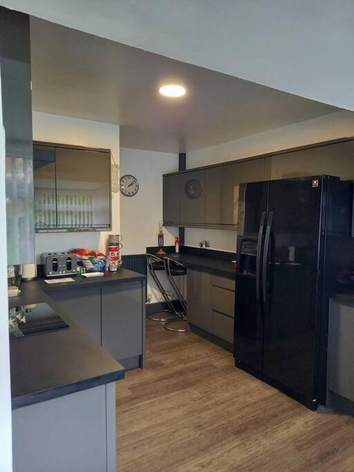 Modernised With 2 Bedrooms In Holiday home