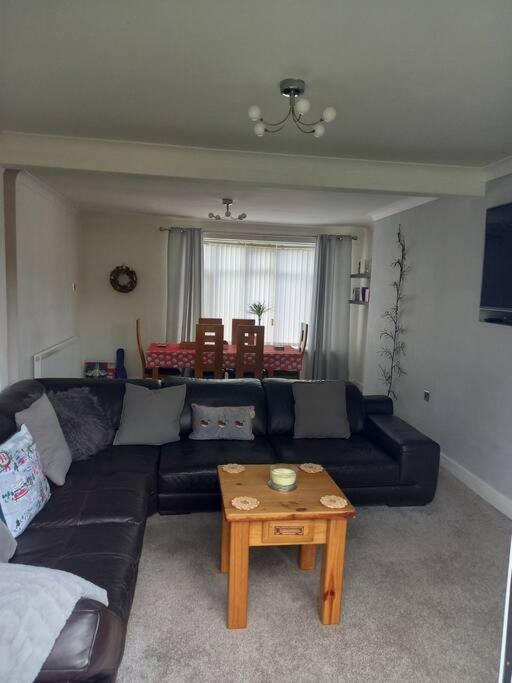 Modernised With 2 Bedrooms In