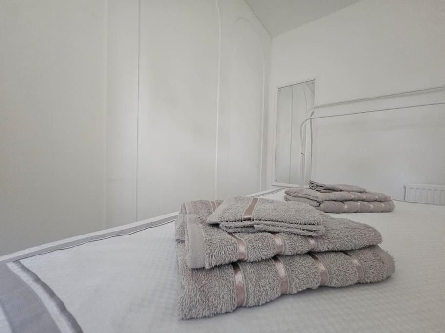 Cosy Macosy Holiday home Cardiff