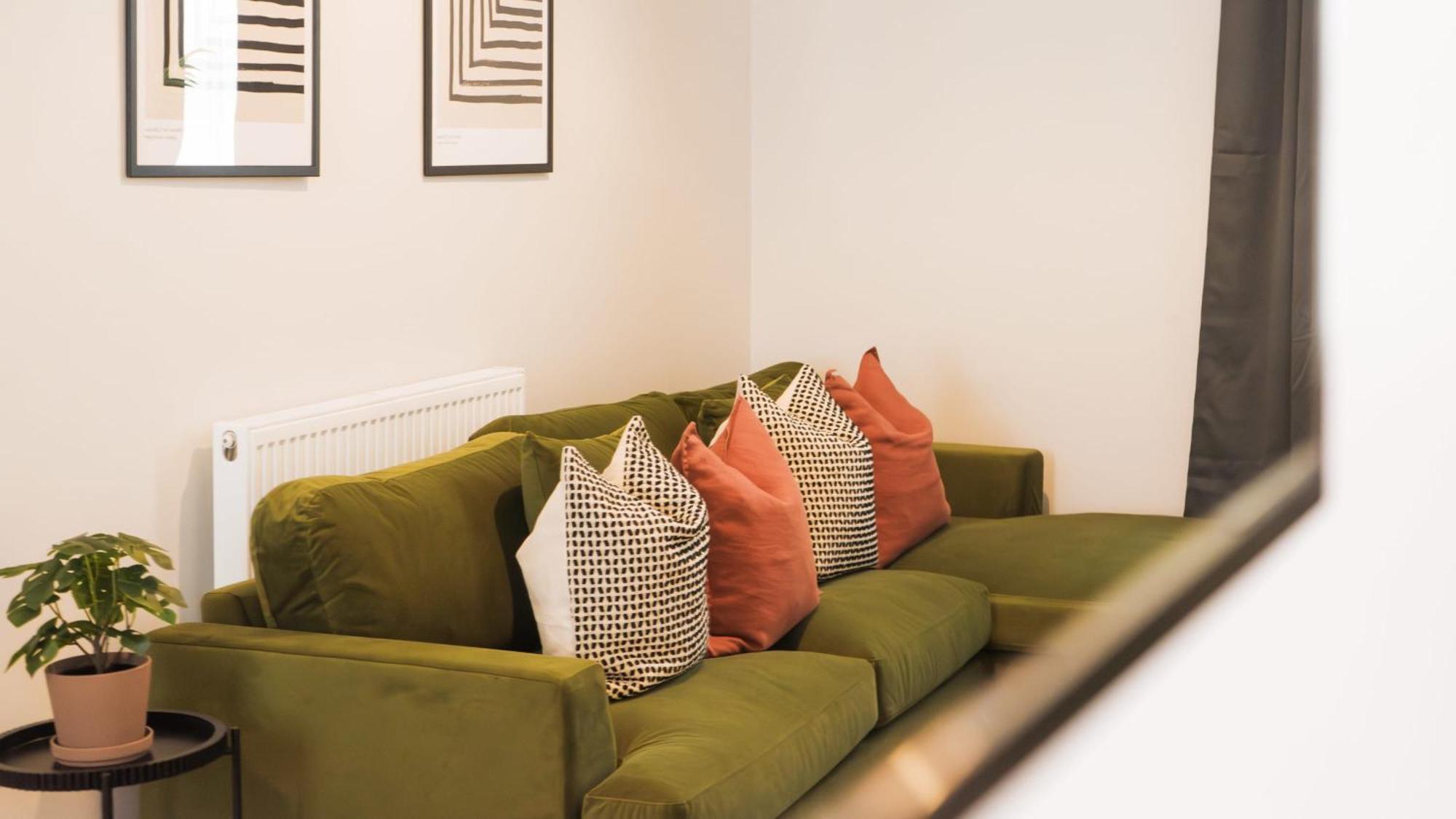 Beautiful 3 Bed In The Heart Of City With Free Parking Cardiff
