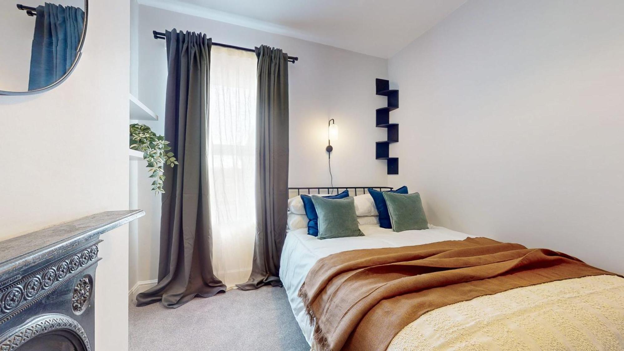 Beautiful 3 Bed In The Heart Of City With Free Parking Holiday home *