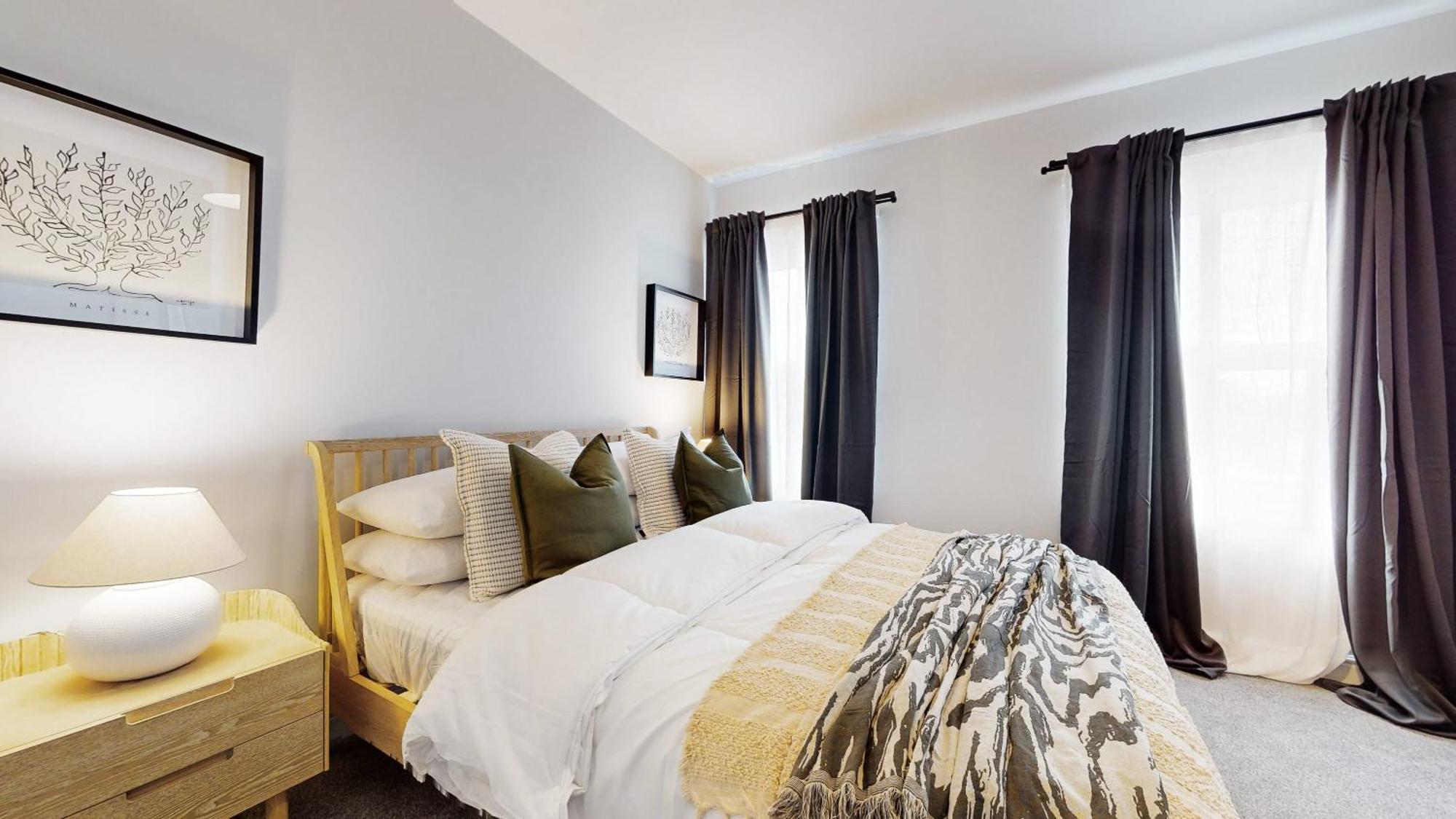 Beautiful 3 Bed In The Heart Of City With Free Parking Holiday home *