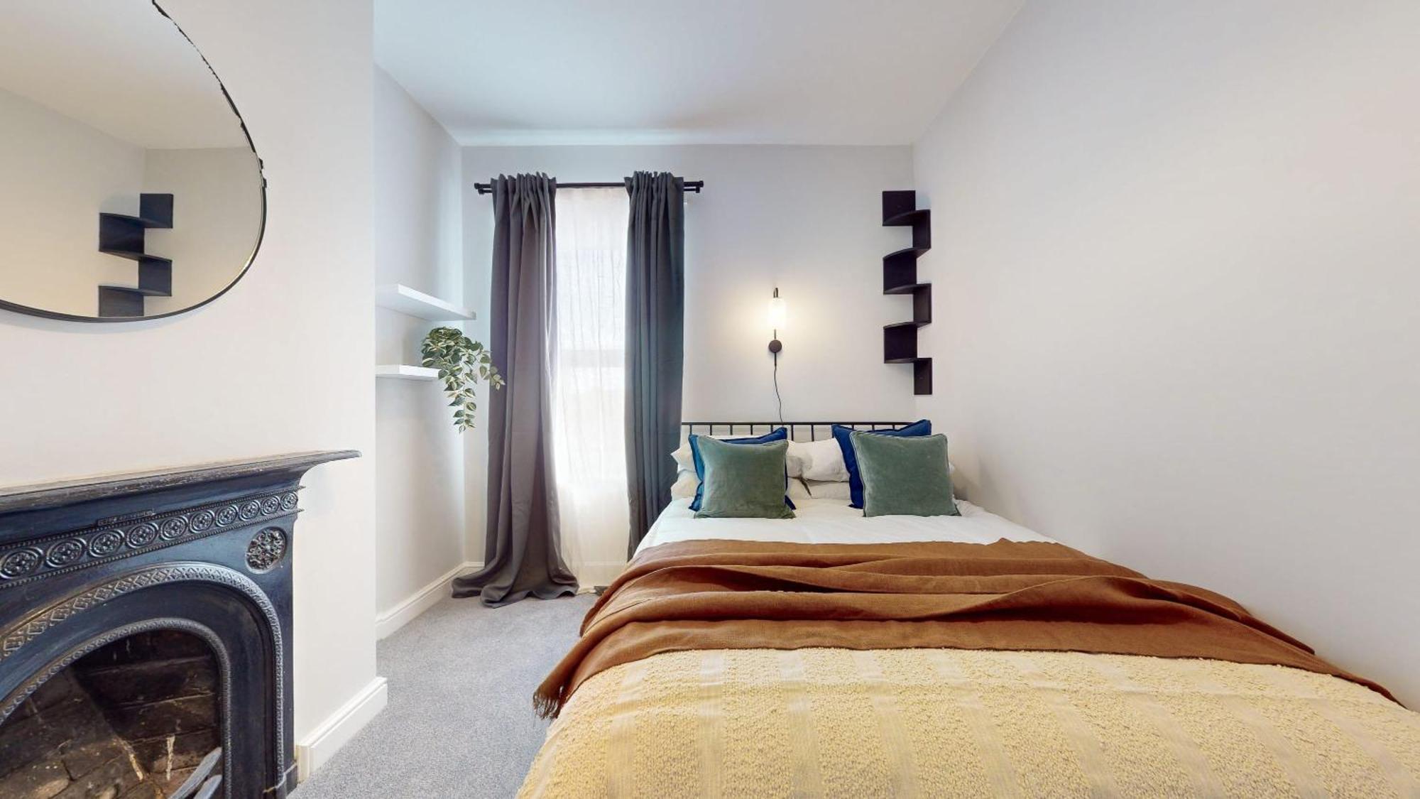 Beautiful 3 Bed In The Heart Of City With Free Parking Holiday home *