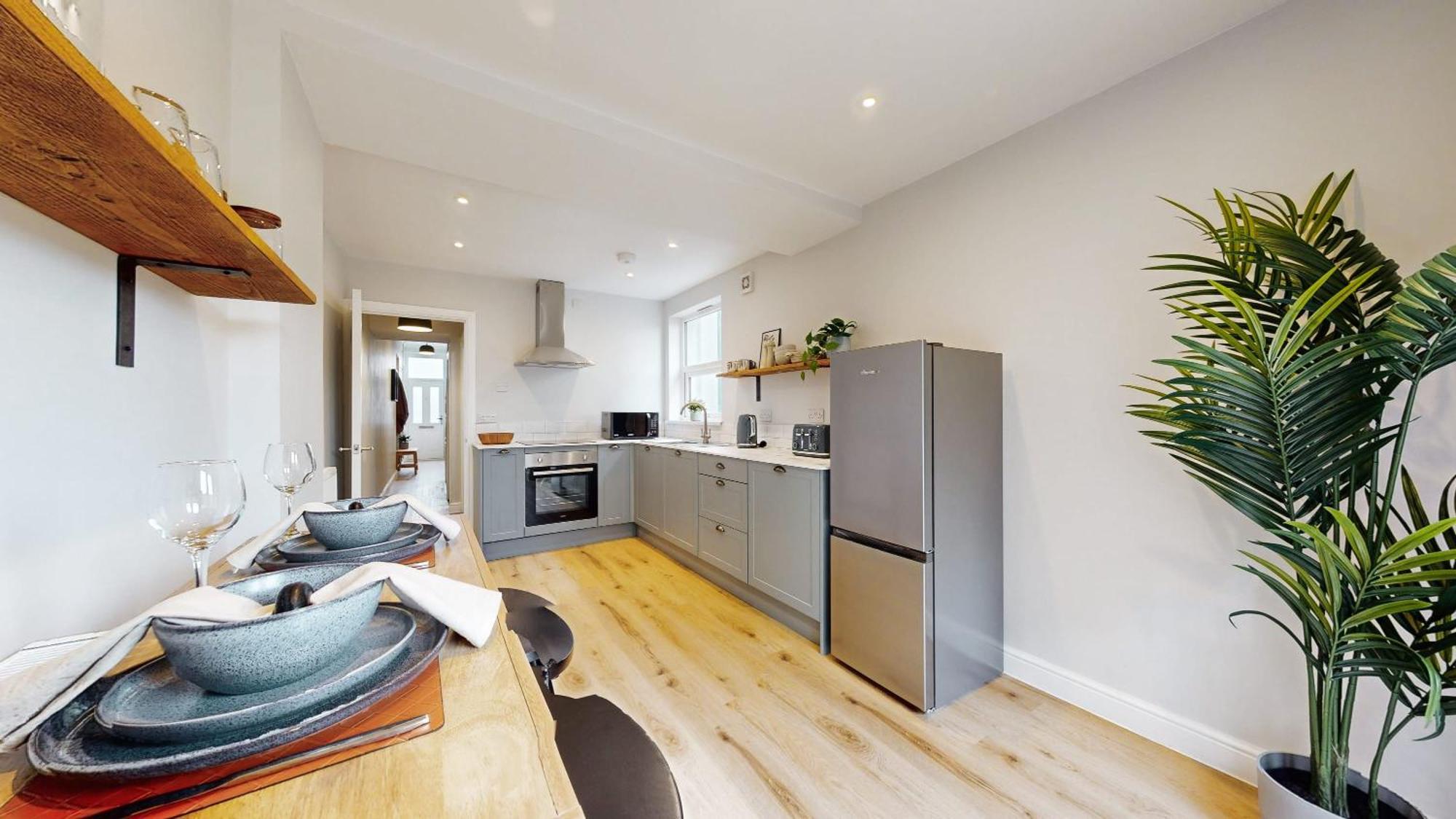 Beautiful 3 Bed In The Heart Of City With Free Parking Holiday home