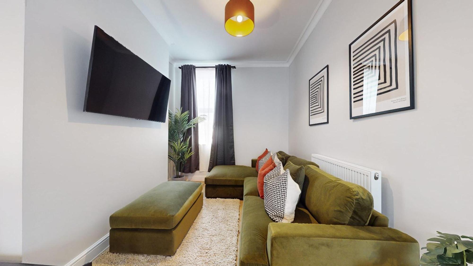 Holiday home Beautiful 3 Bed In The Heart Of City With Free Parking