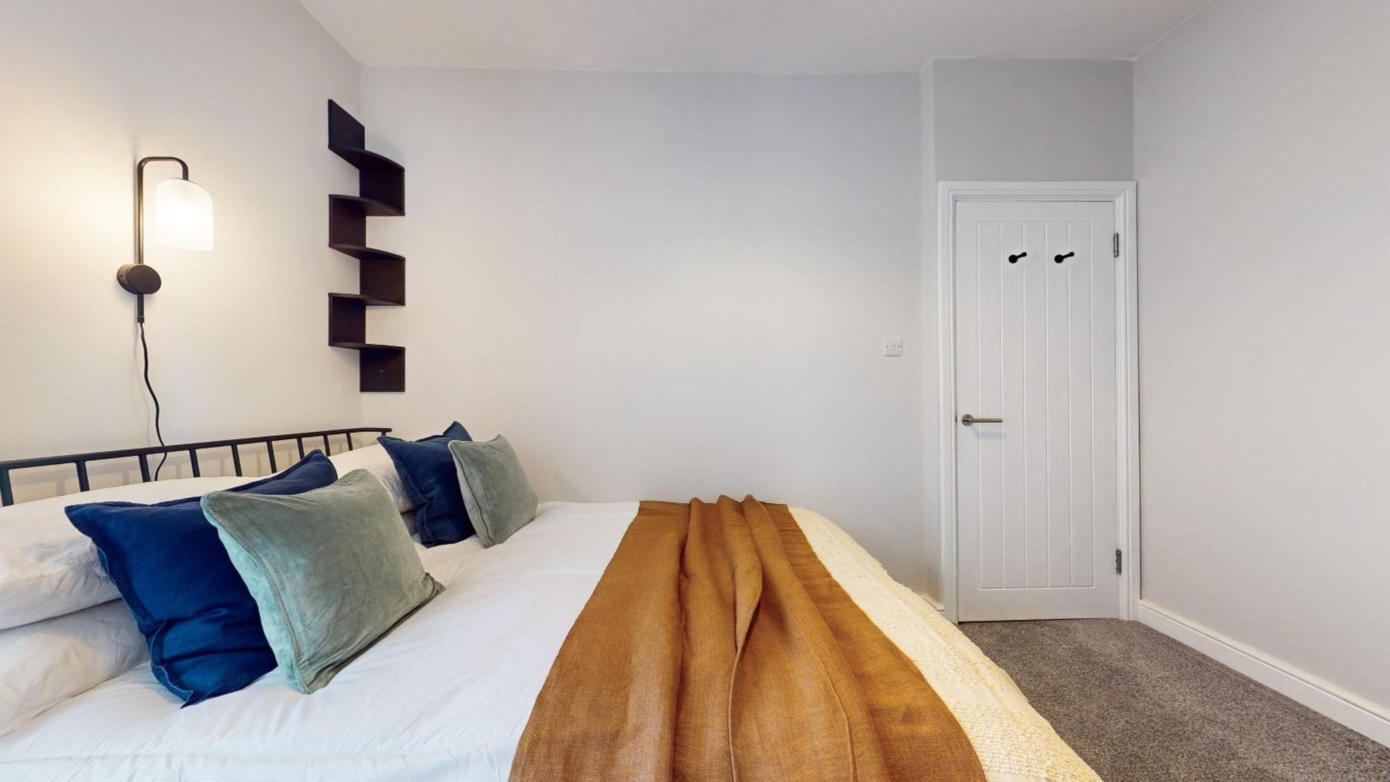 Beautiful 3 Bed In The Heart Of City With Free Parking * Cardiff