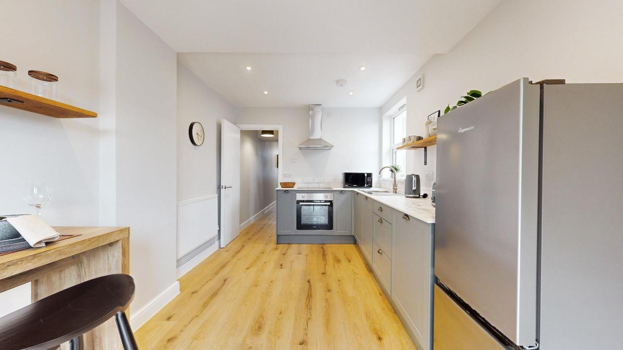 Holiday home Beautiful 3 Bed In The Heart Of City With Free Parking *