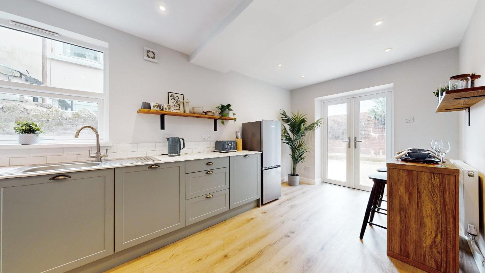 Beautiful 3 Bed In The Heart Of City With Free Parking Holiday home Cardiff