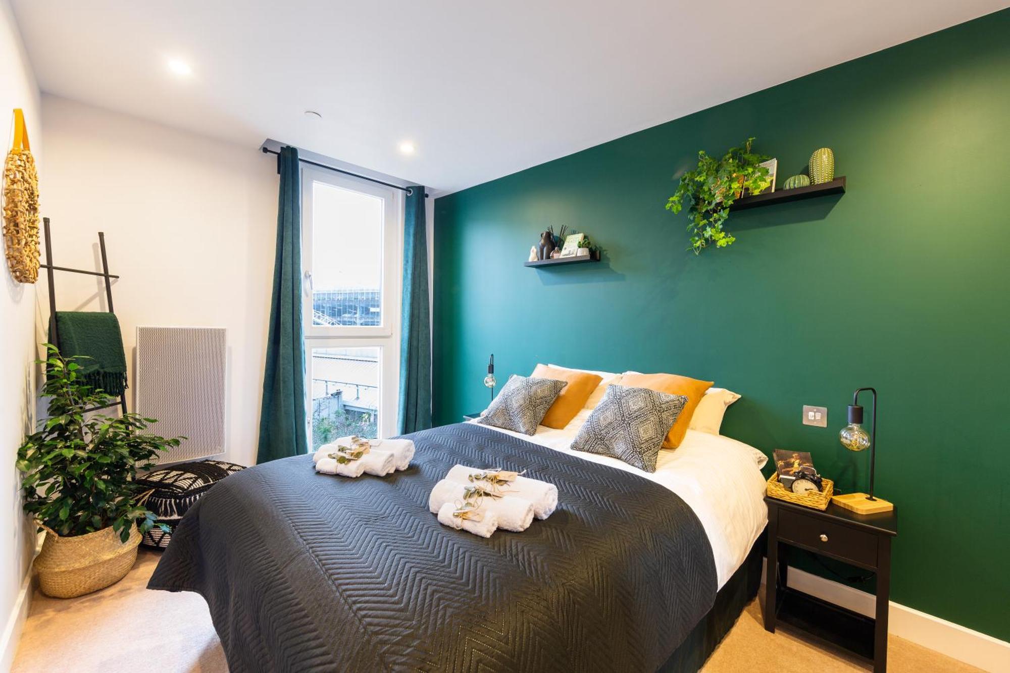 Amazing Flat-parking Available-by Fabaccommodation
