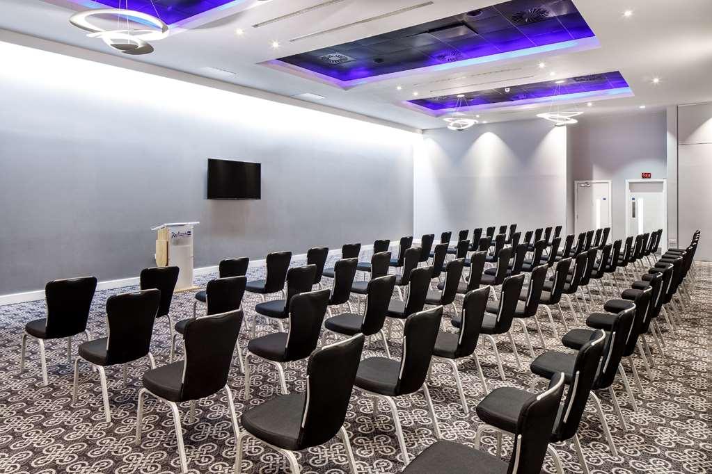 Radisson Blu Hotel, 4* Cardiff
