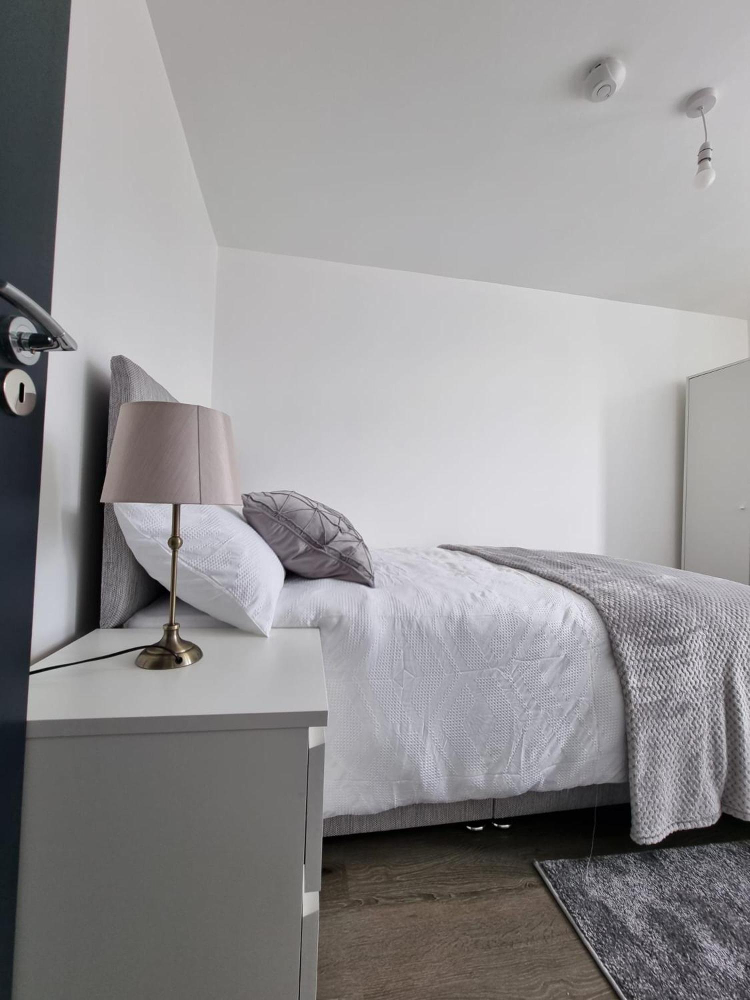 Guest house Premium Guesthouse, Fast Wi-fi, Street Free Parking, Central, Fully Equipped