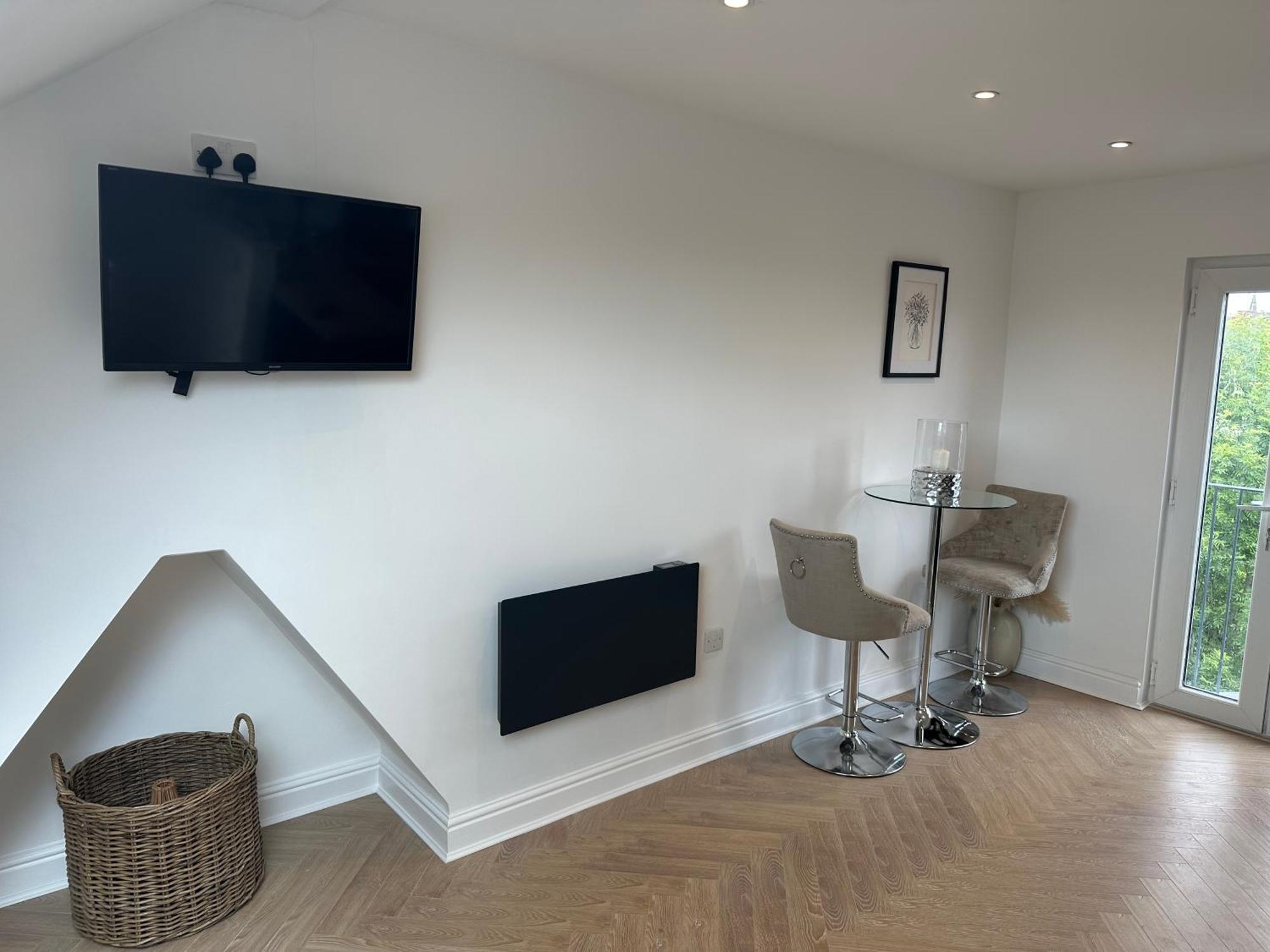 2 Bedrooms - Near City Centre Apartment