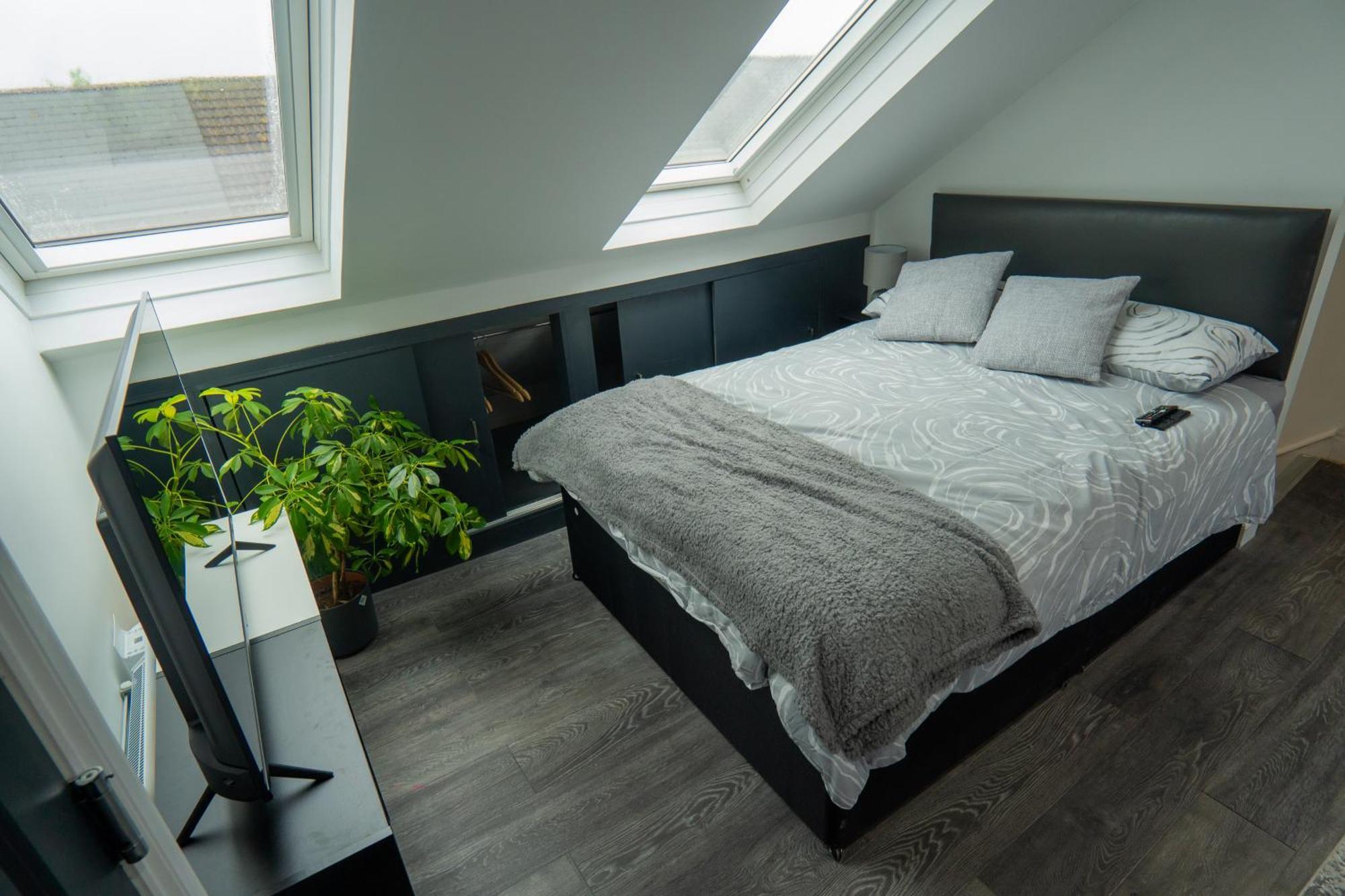 Modern Near Centre Apartment *
