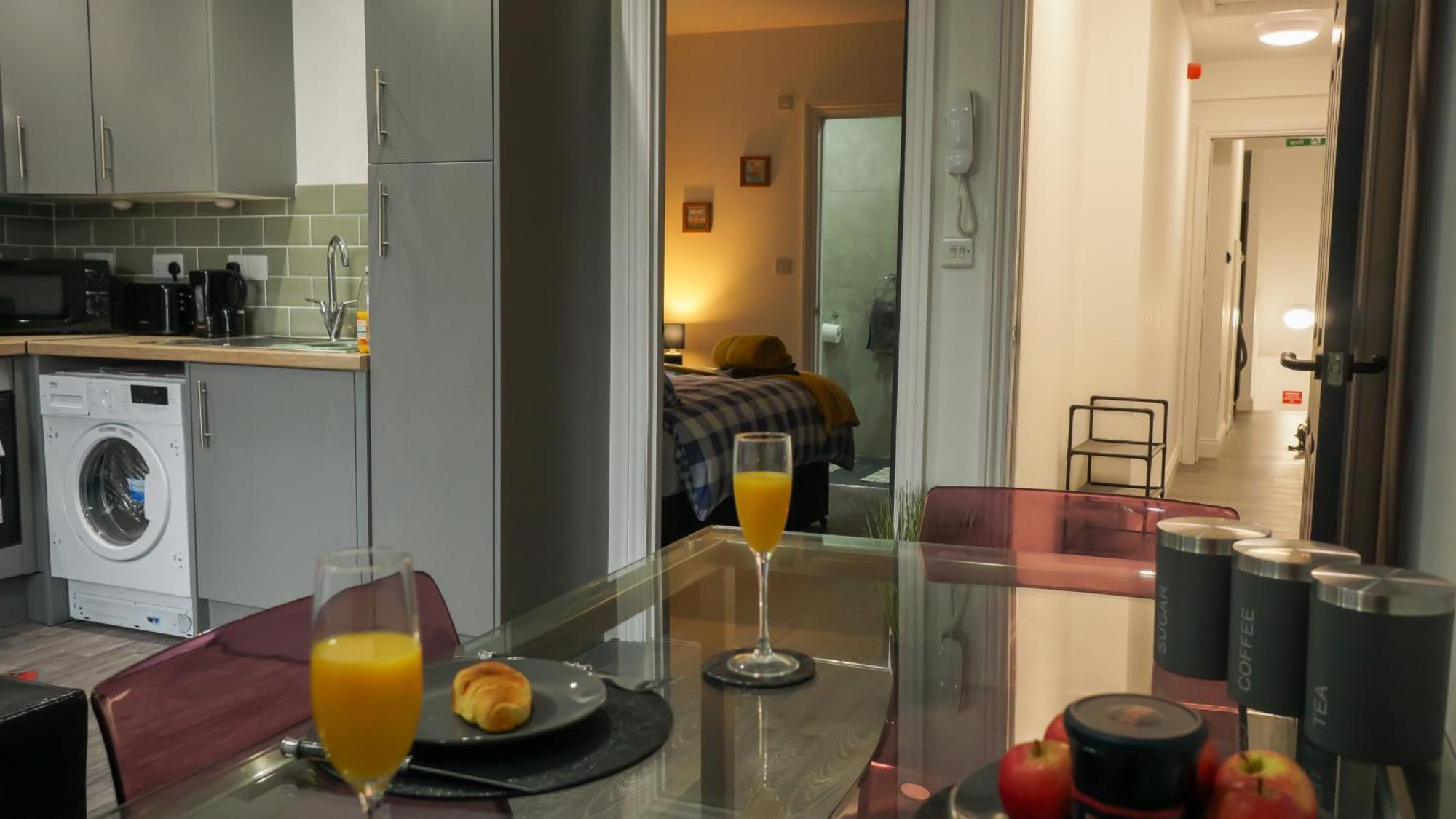 Modern Near Centre Apartment *