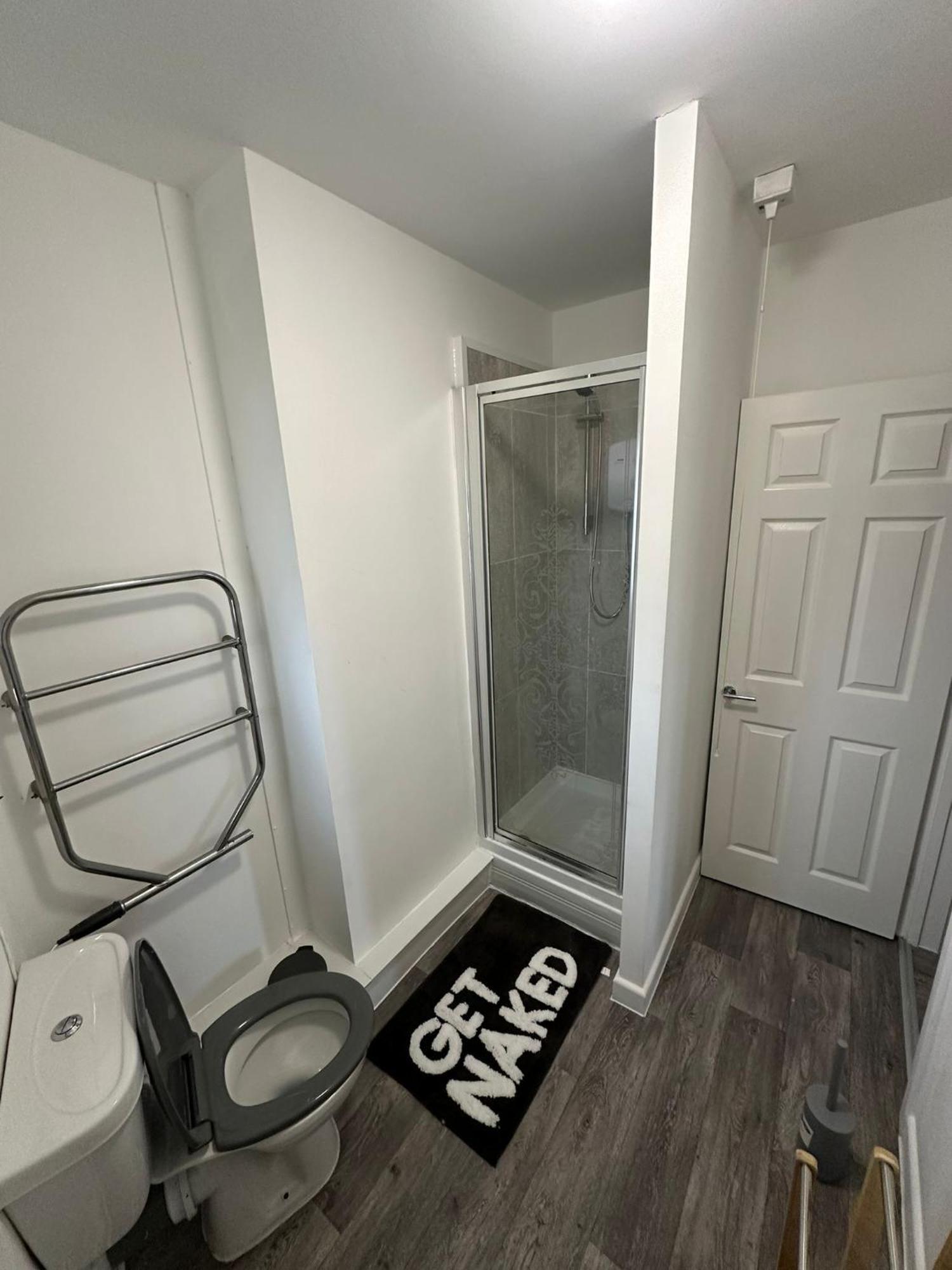 Apartment Flat 3 Mins To Centre Sleeps Up To 6 Cardiff