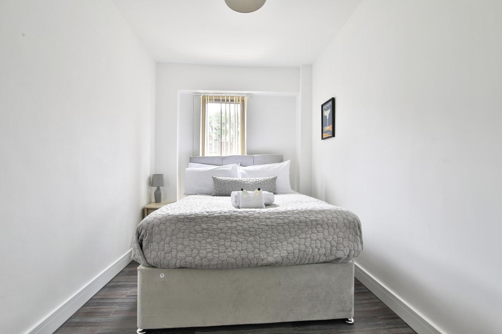Apartment Amber Vista 2 Bedroom Apartments- Supermarket, Coffee Shop, Restaurants & Parking Below *