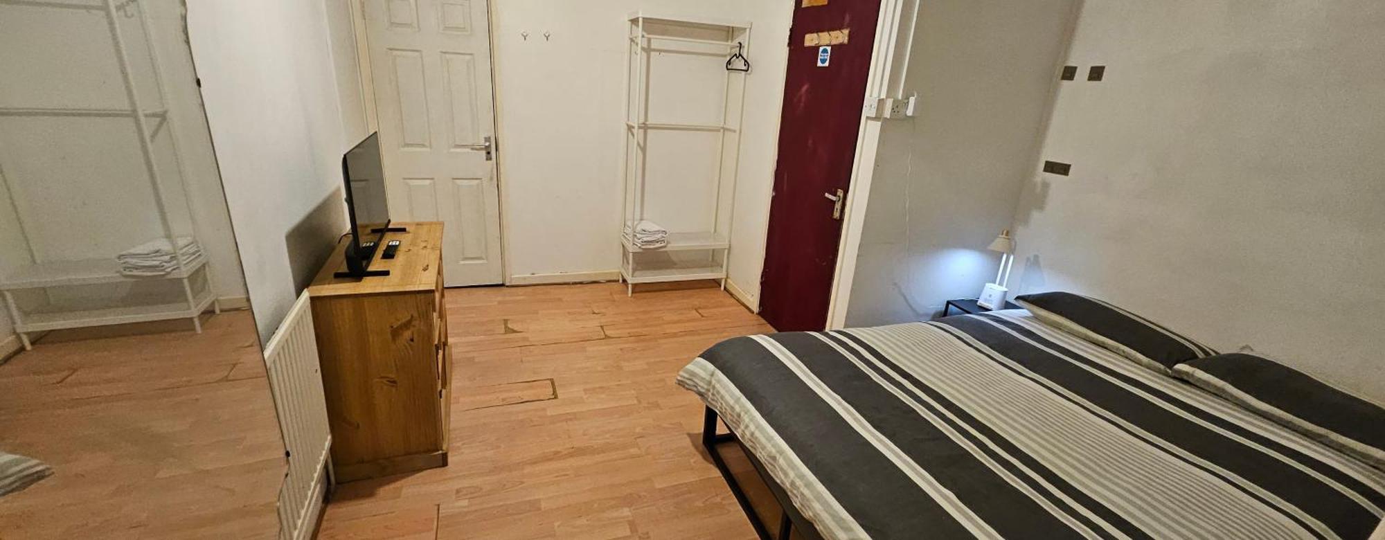 No Frills & Nothing Fancy 1 Bed Centre Apartment Cardiff