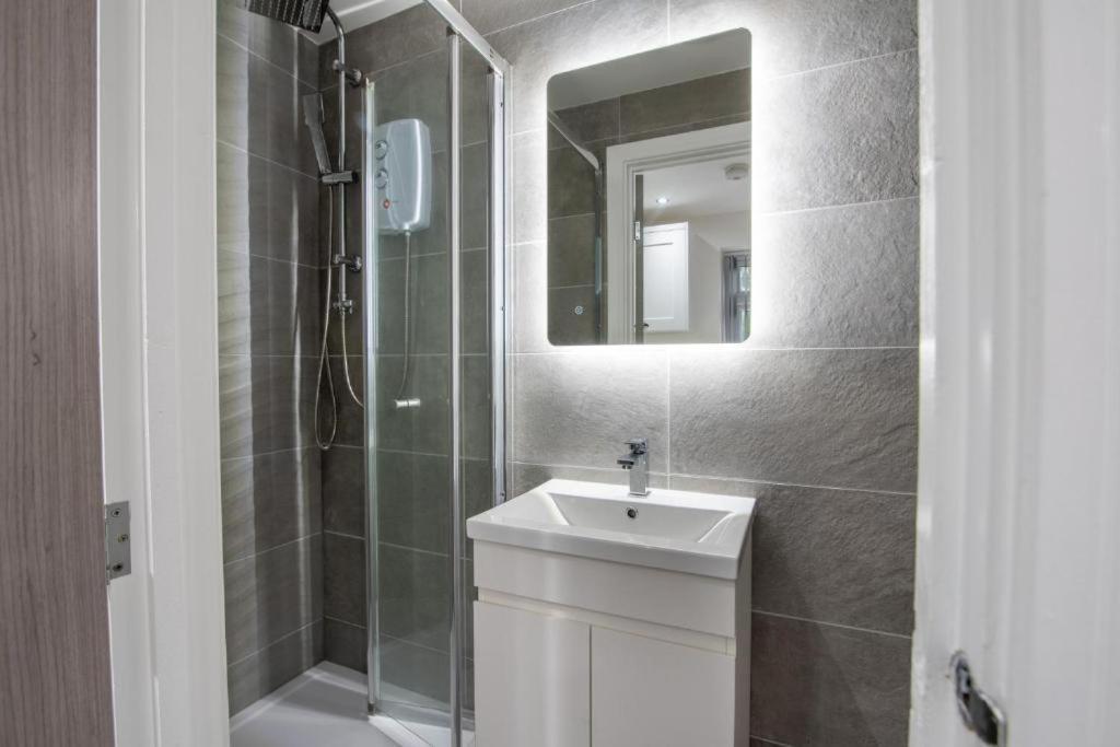Luxurious - In Apartment *