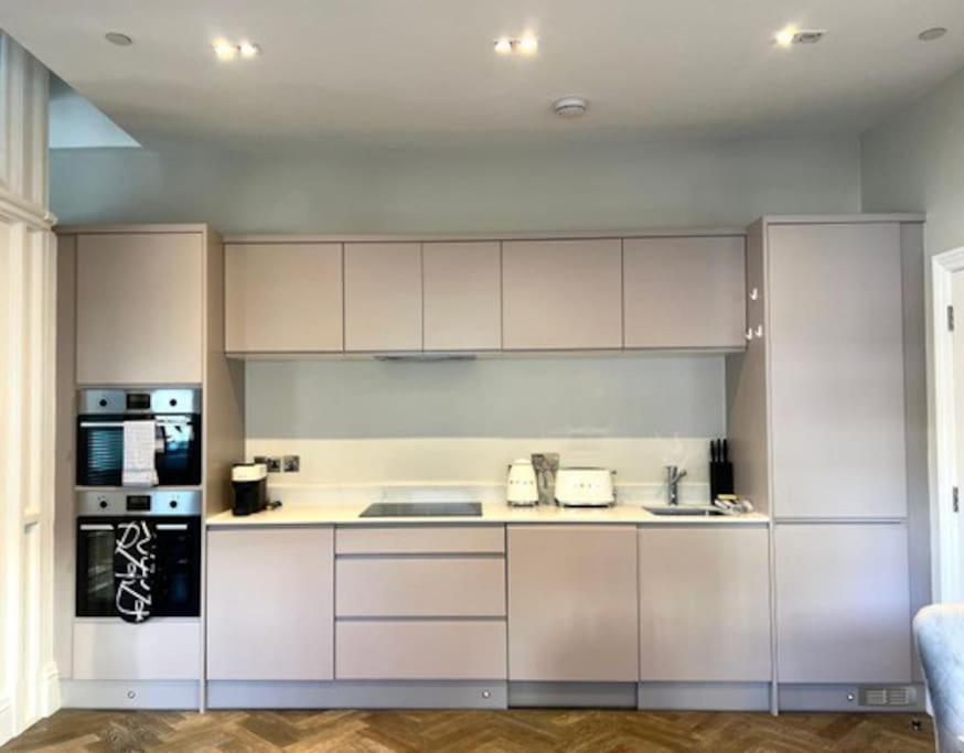 Apartment Luxebay Hideaway - Free Parking *