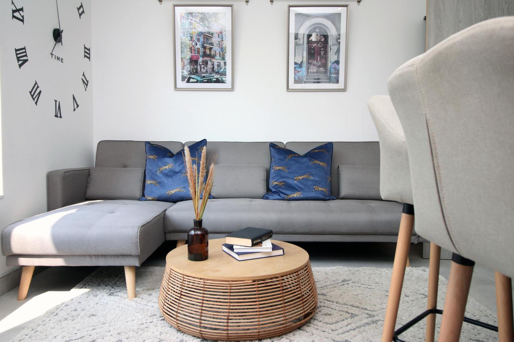 New Listing - Modern & Spacious Retreat With Private Courtyard Apartment Cardiff