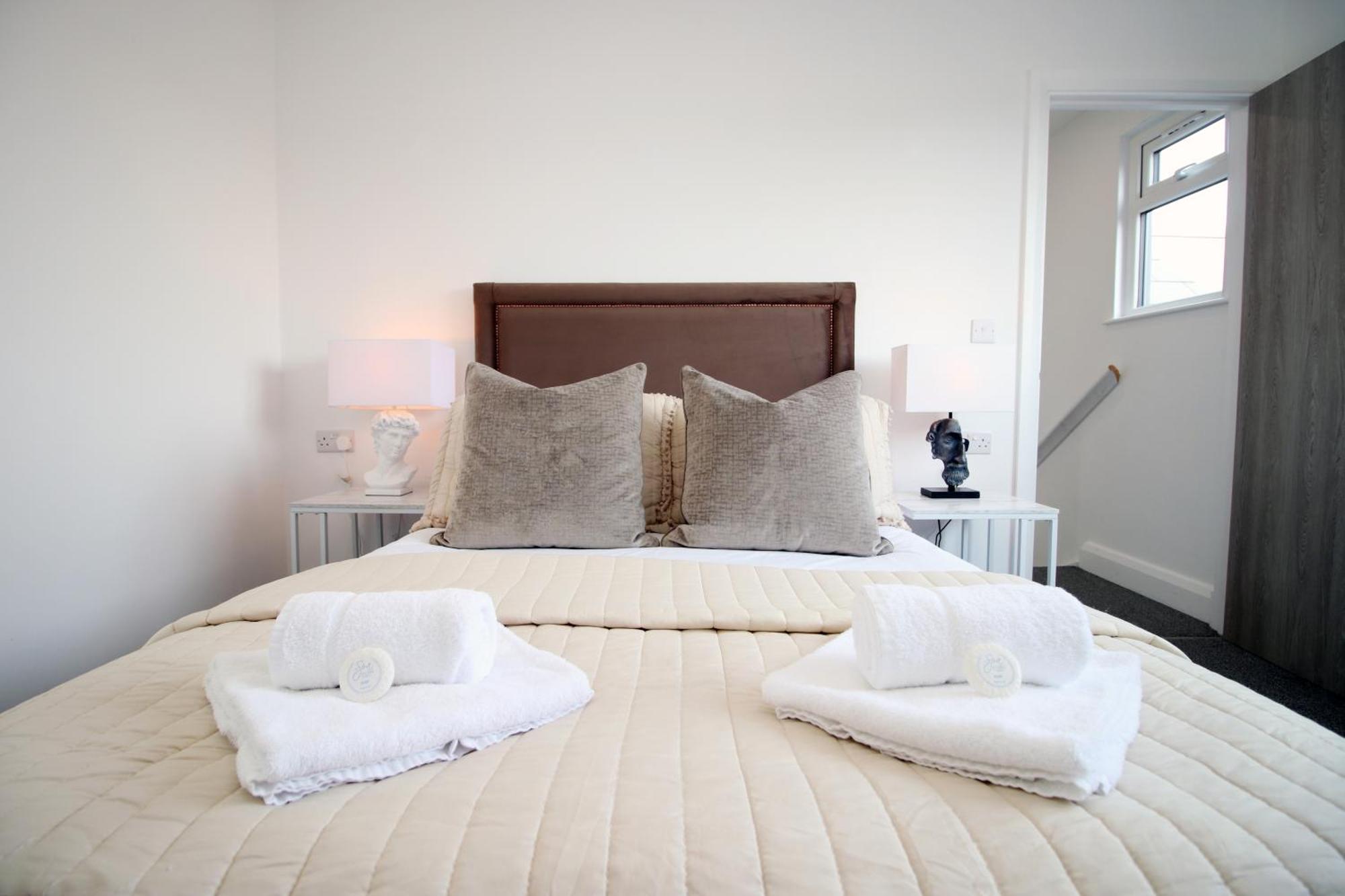 New Listing - Modern & Spacious Retreat With Private Courtyard *
