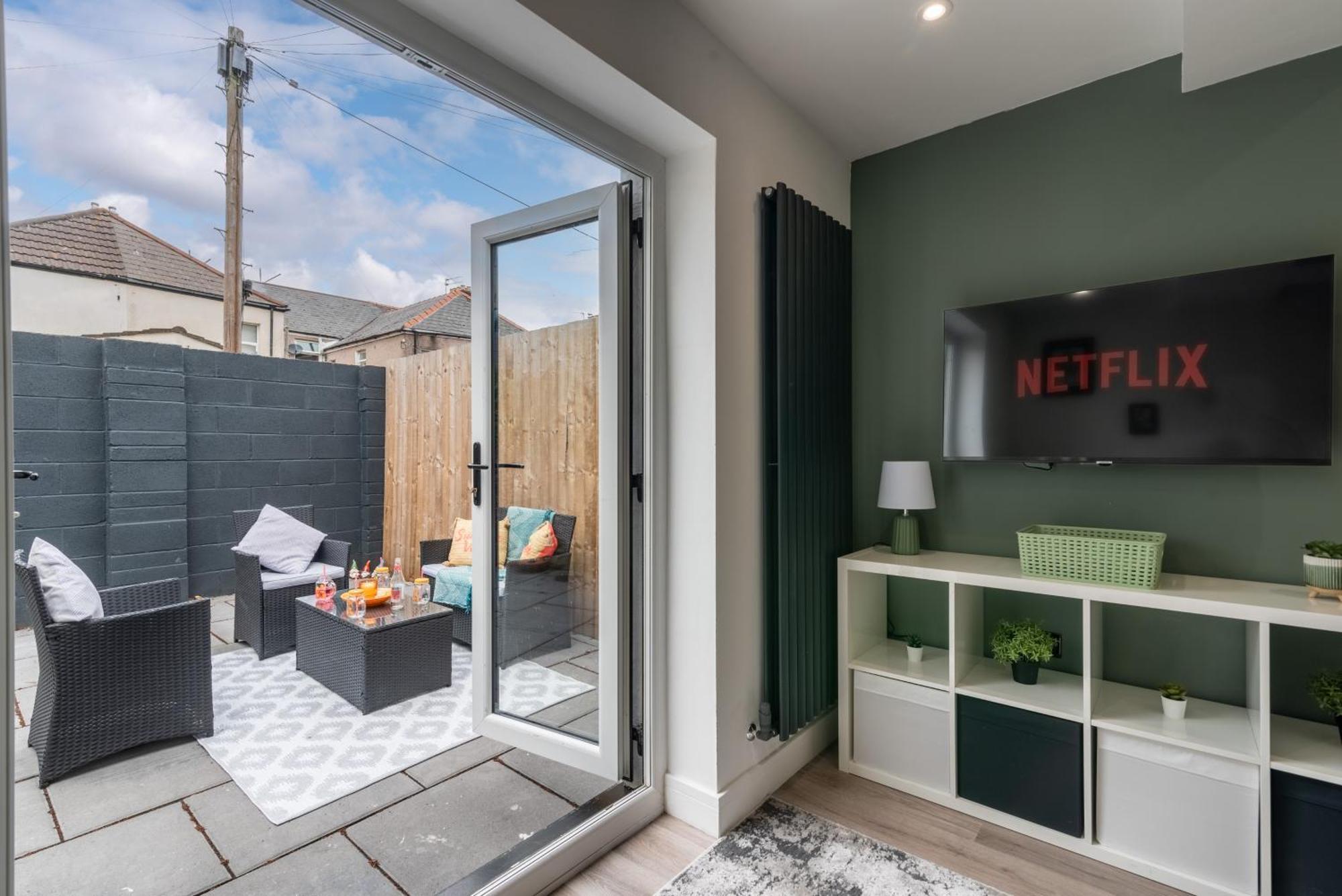 Luxury In Centre Apartment