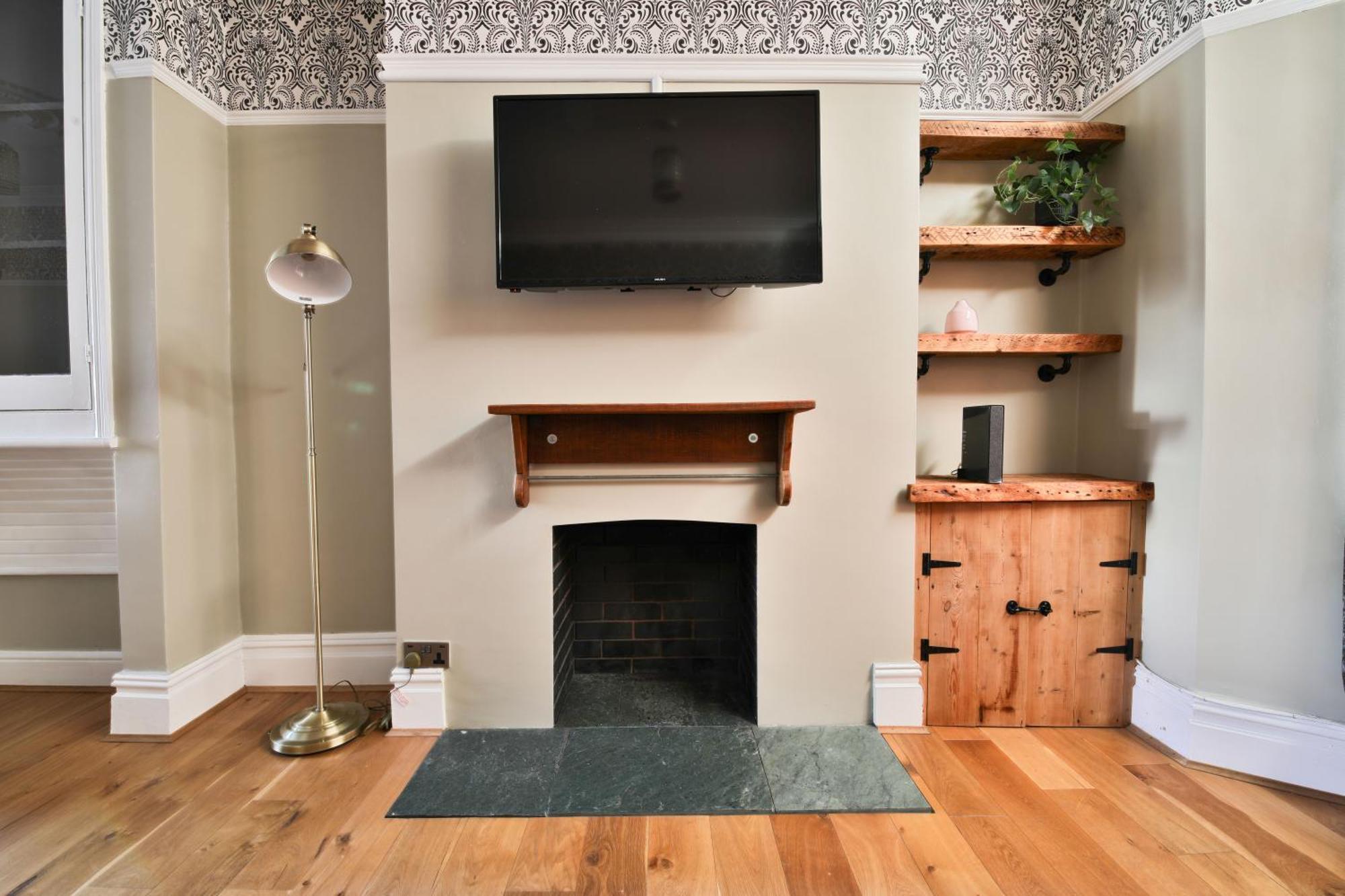 Chic, Piano 3 Bed Interior Designed House *
