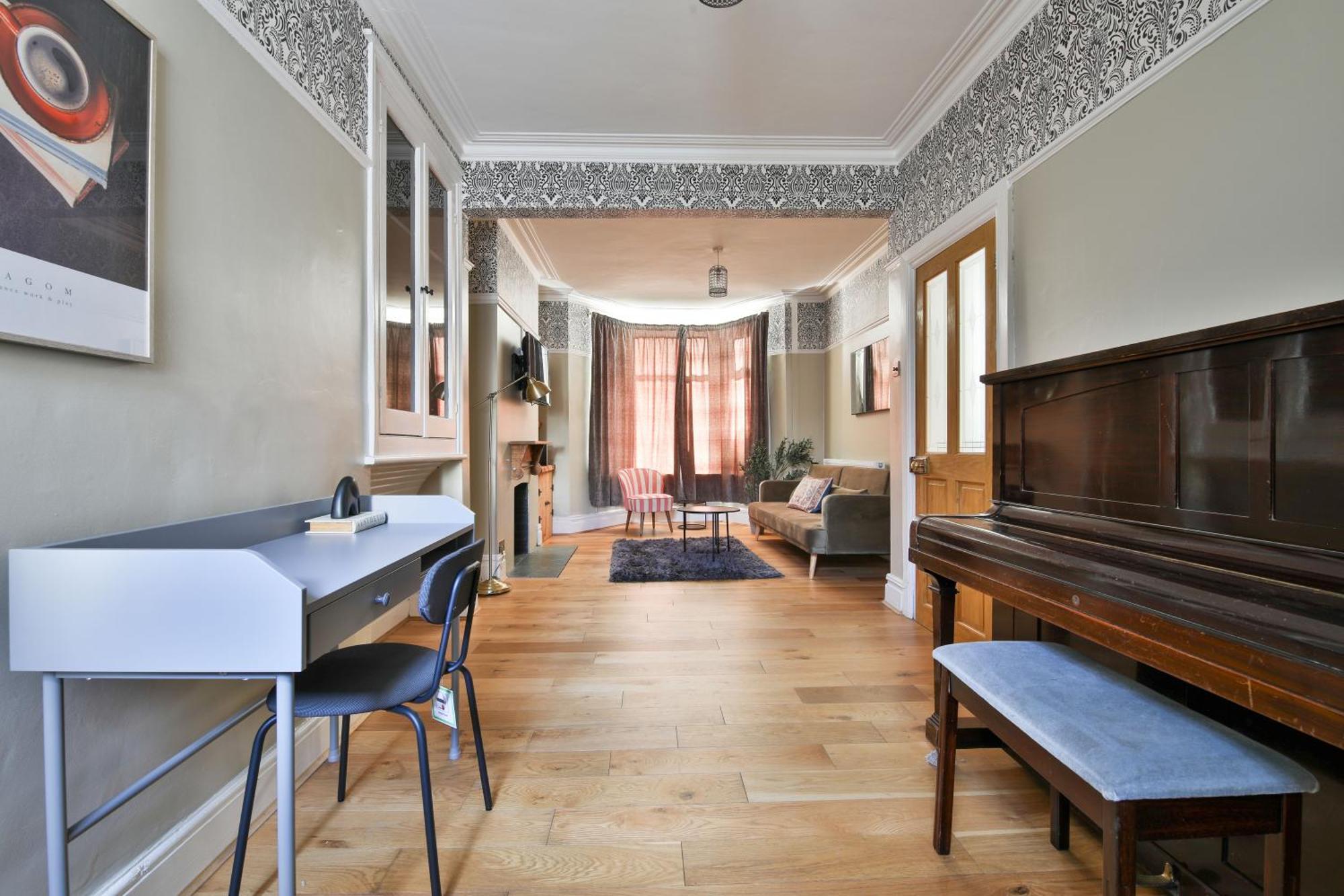 Chic, Piano 3 Bed Interior Designed House