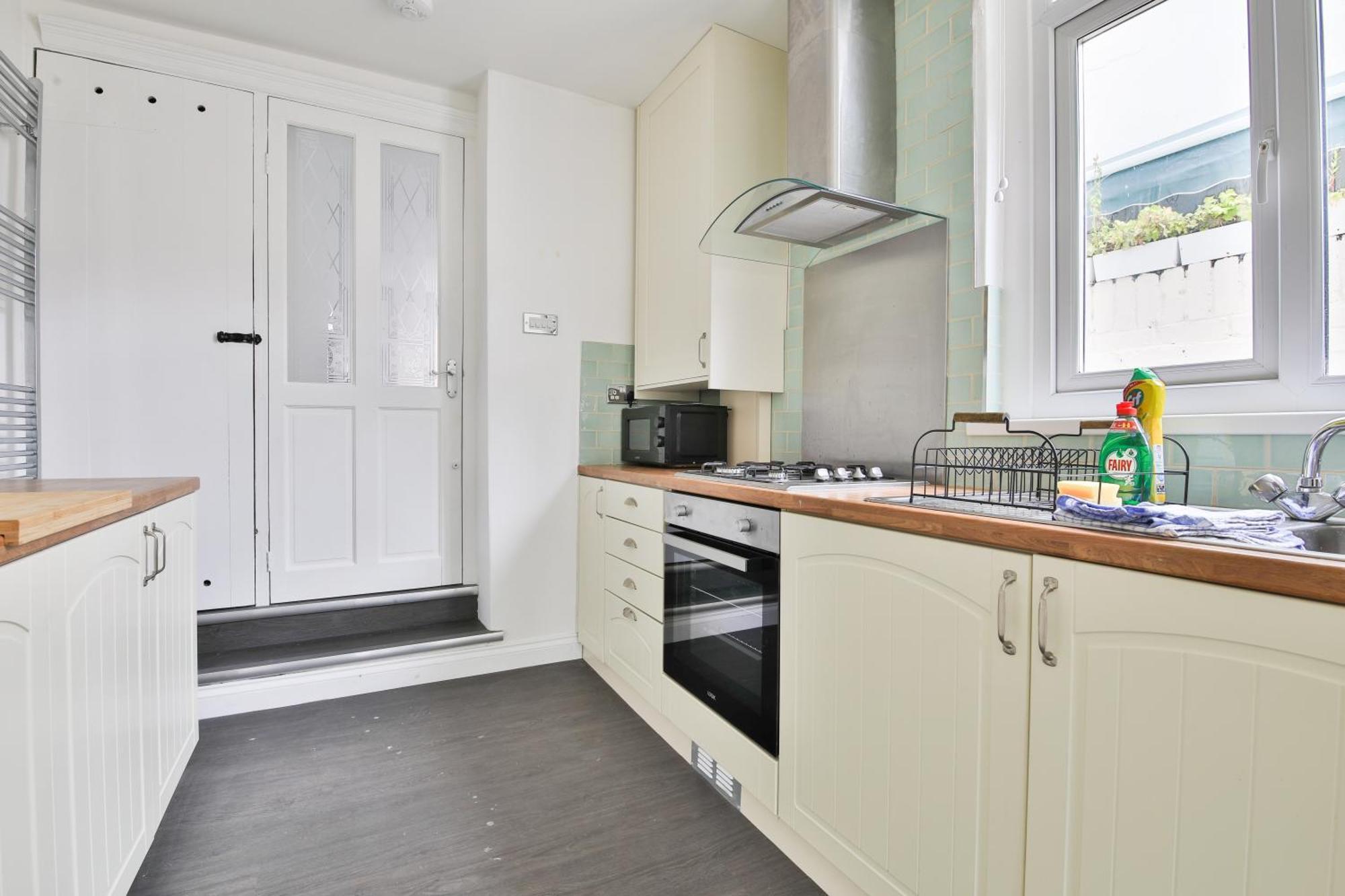 Stunning Cardiff Bay House Cardiff