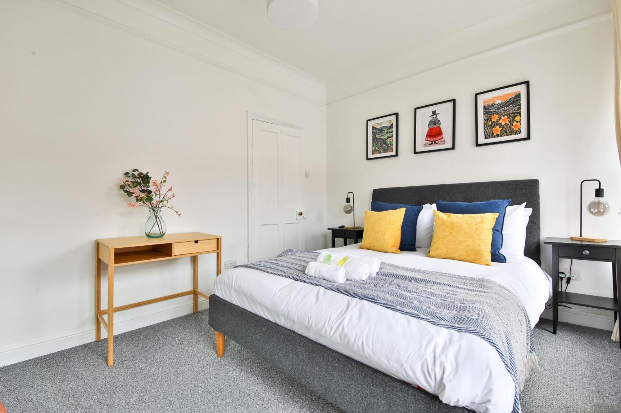 Holiday home Stunning Cardiff Bay House *