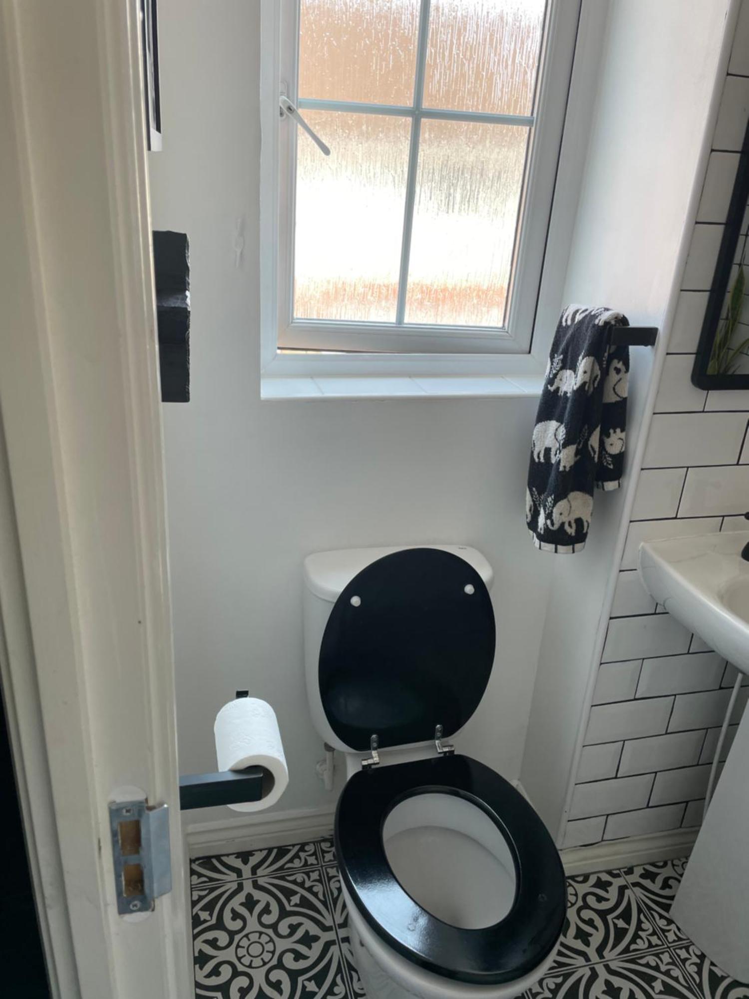 Cosy From With Private Bathroom - Free Parking Homestay Cardiff
