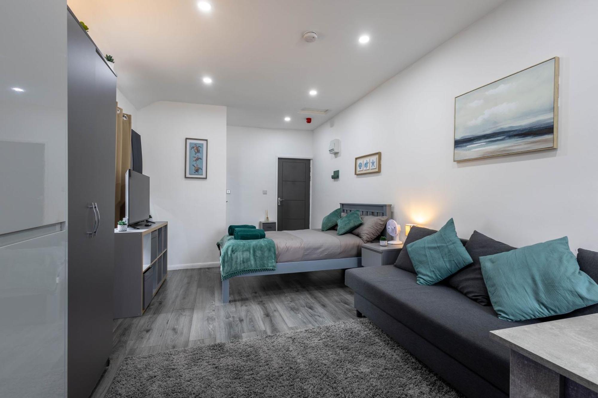 Spacious In Centre * Cardiff