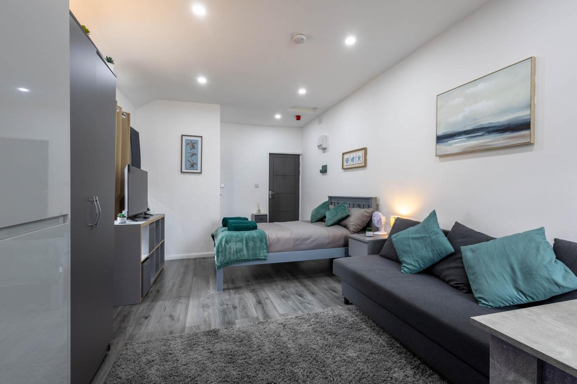 Spacious In Centre Apartment