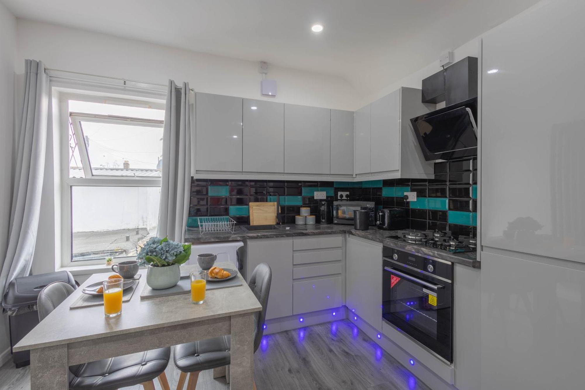 Spacious In Centre * Cardiff