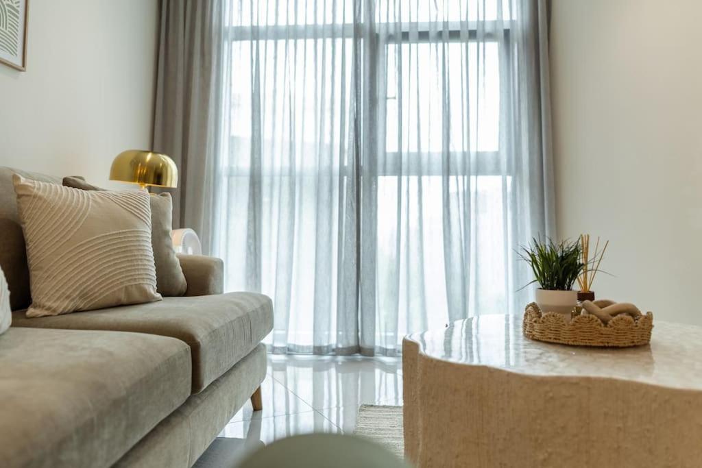 Apartment Elegant Centre 2 Bedroom With Free Parking *