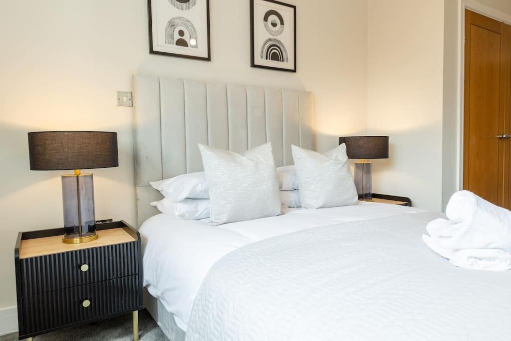 Elegant Centre 2 Bedroom With Free Parking