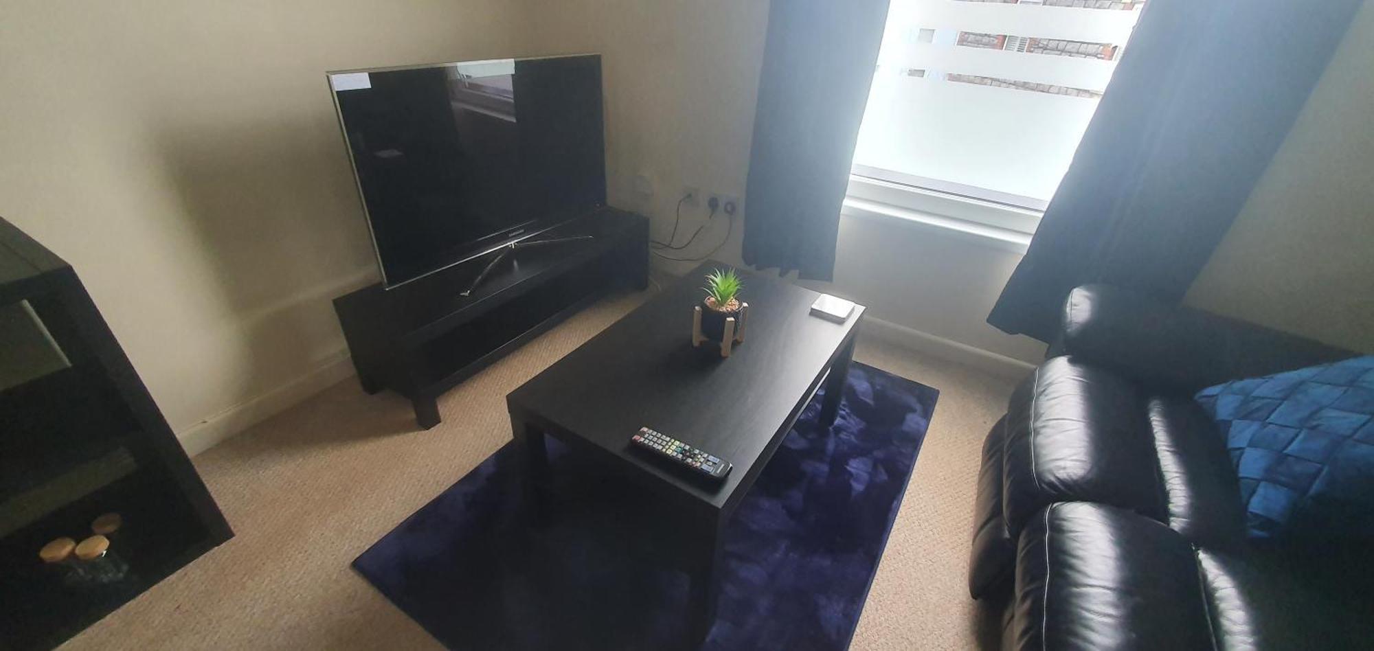 The Opal - 2 Bedroom With Wifi And On-street Parking - 10 Mins From City Centre & City Stadium