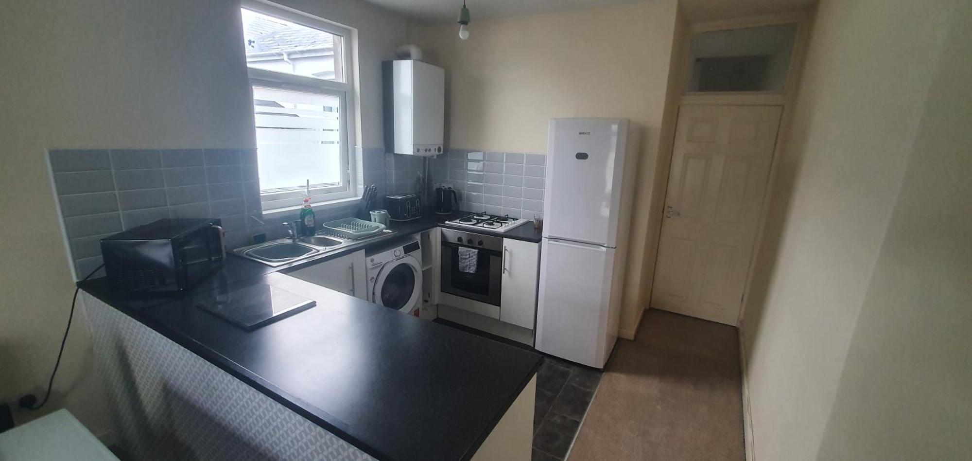 The Opal - 2 Bedroom With Wifi And On-street Parking - 10 Mins From City Centre & City Stadium *