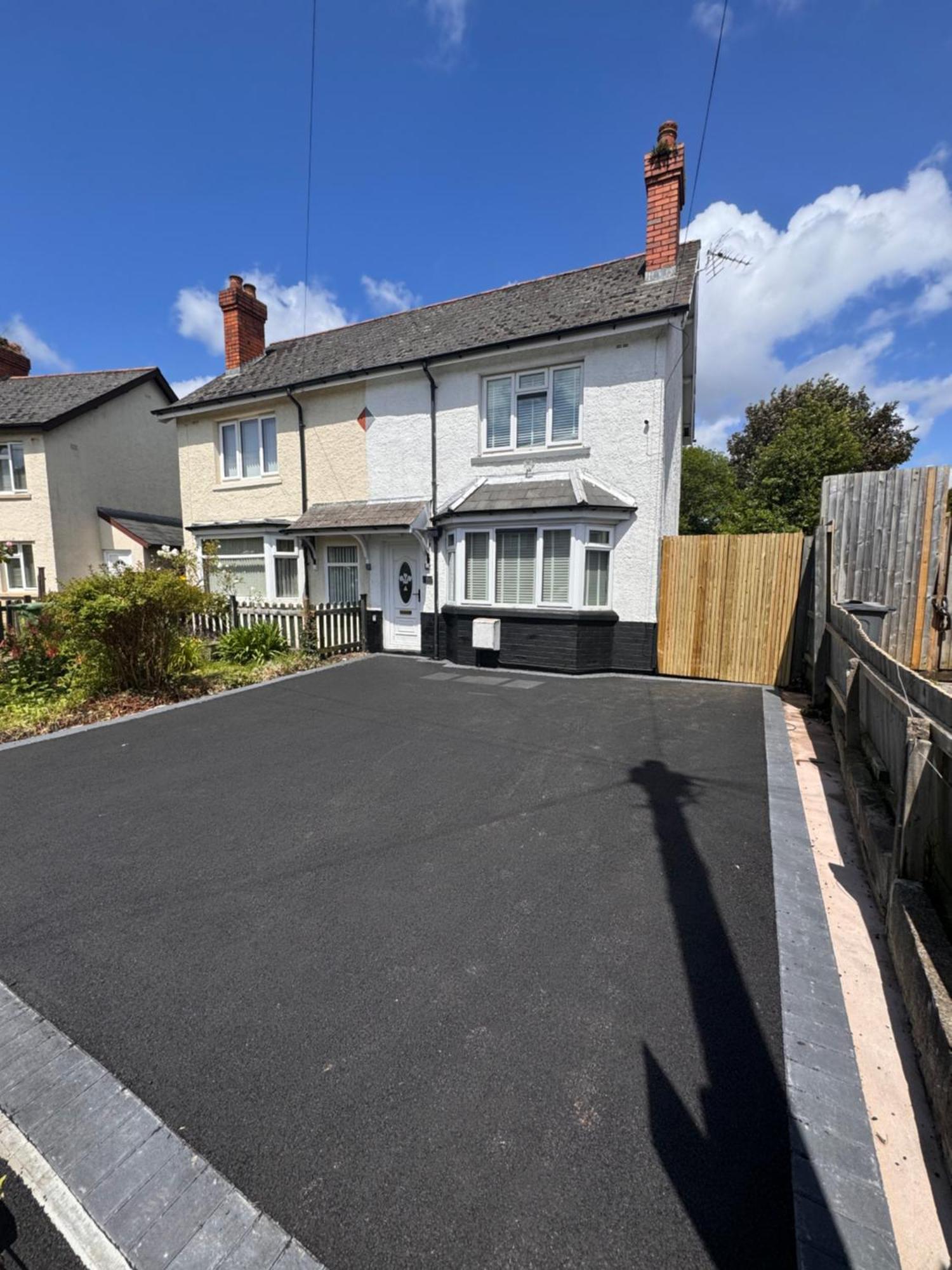 Sophisticated With Beautiful & Large Garden Cardiff