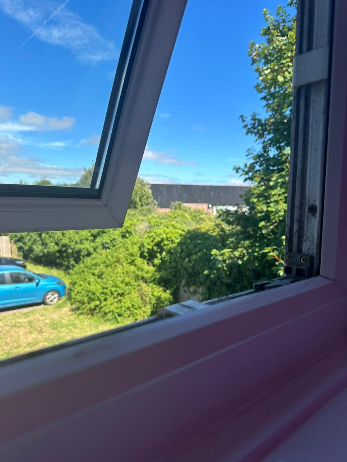 Cosy, Conveniently Located House By Dwell Haven - Close To Centre
