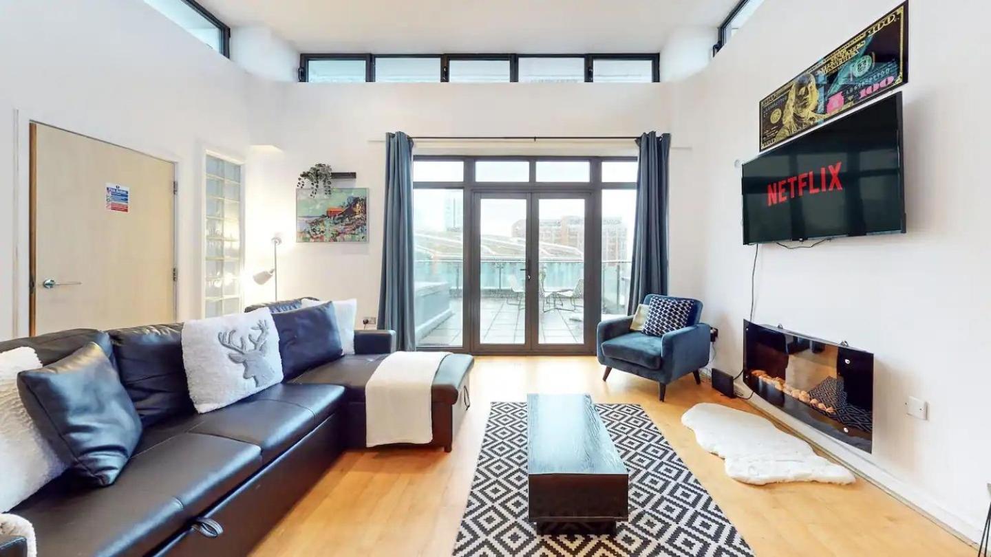Lux Penthouse W/roof Terrace Apartment
