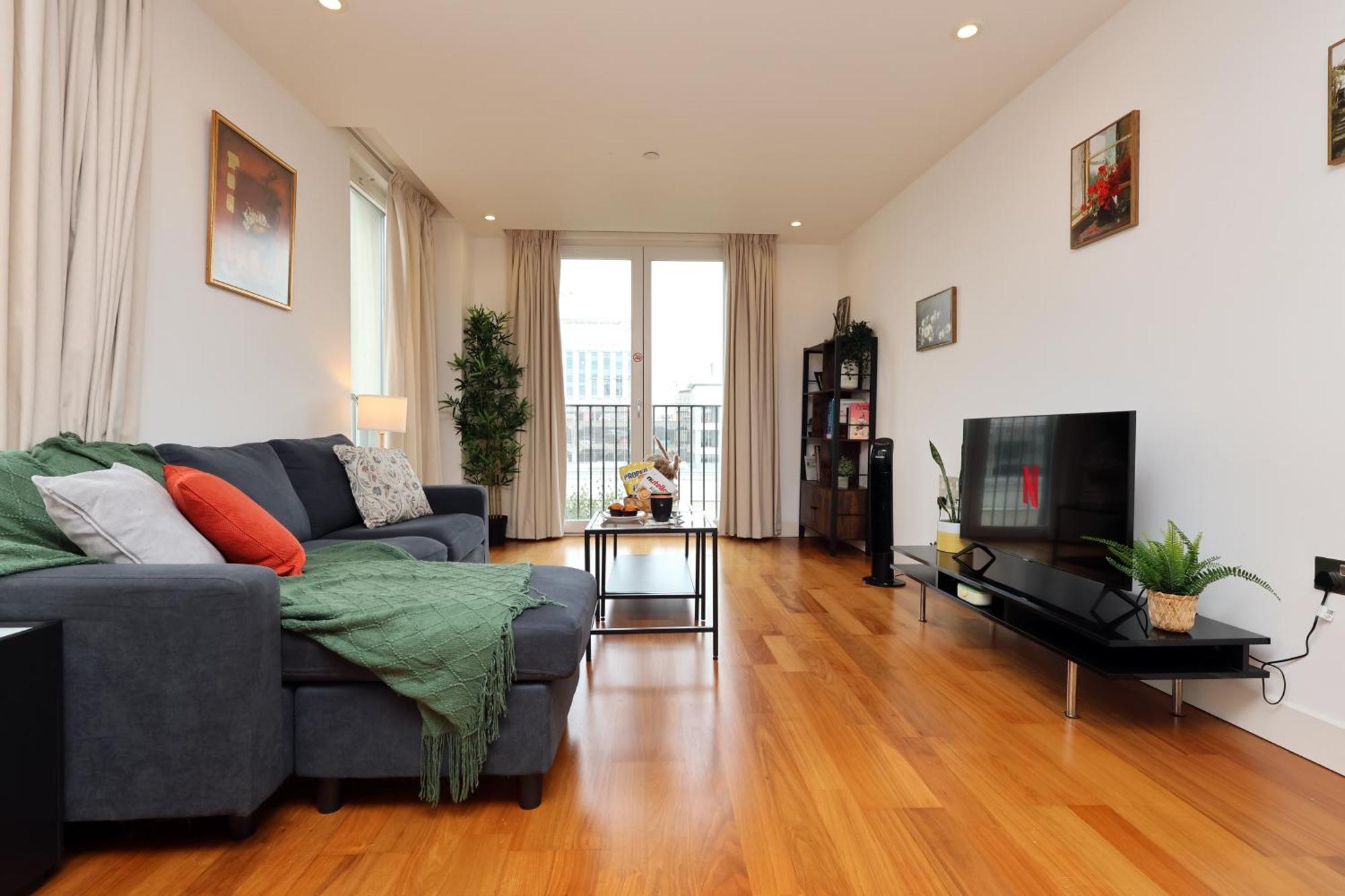 Super Central-quiet-parking-by Fabaccommodation * Cardiff