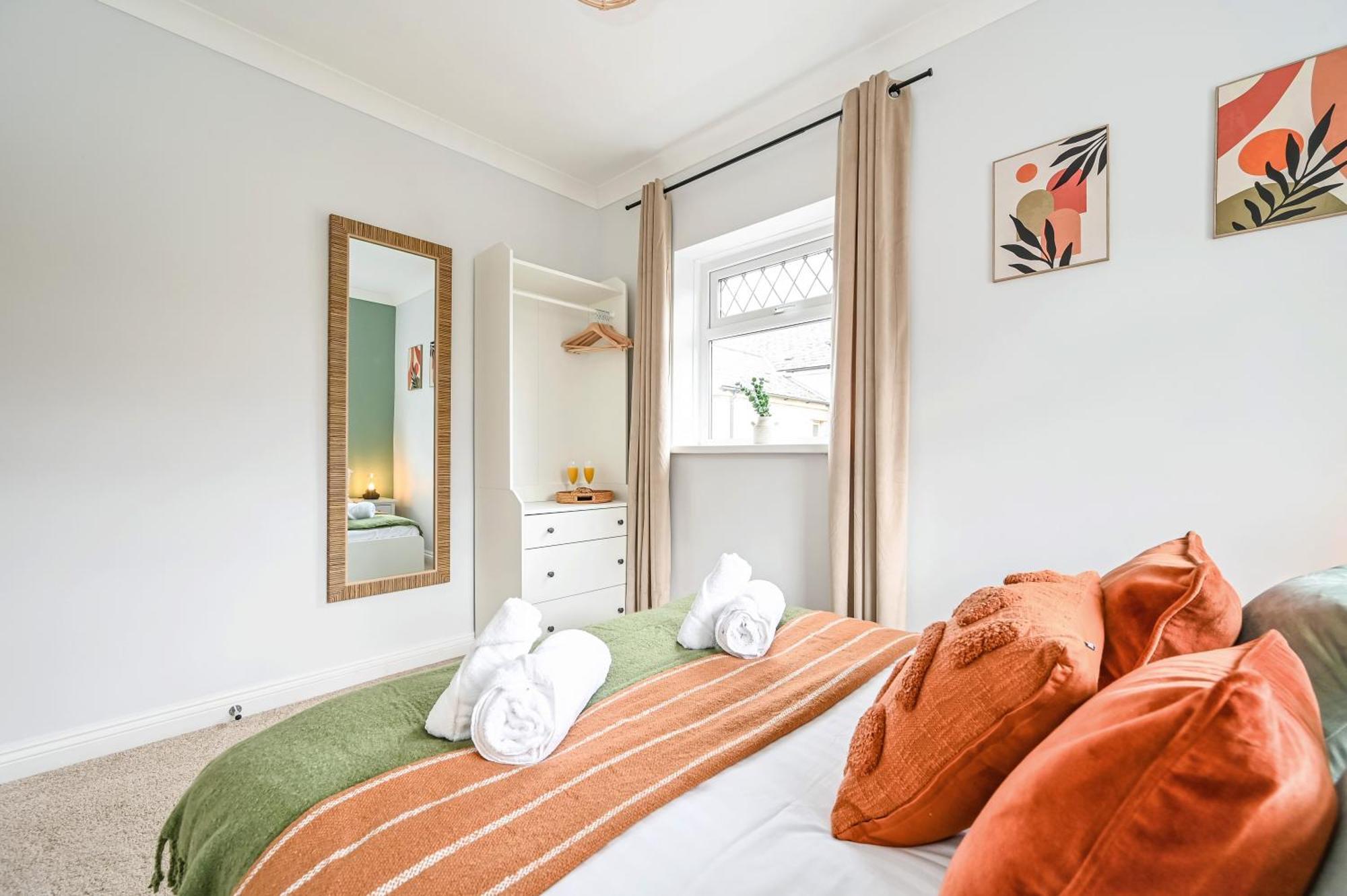 Urban Oasis, Stylish Townhouse In Holiday home