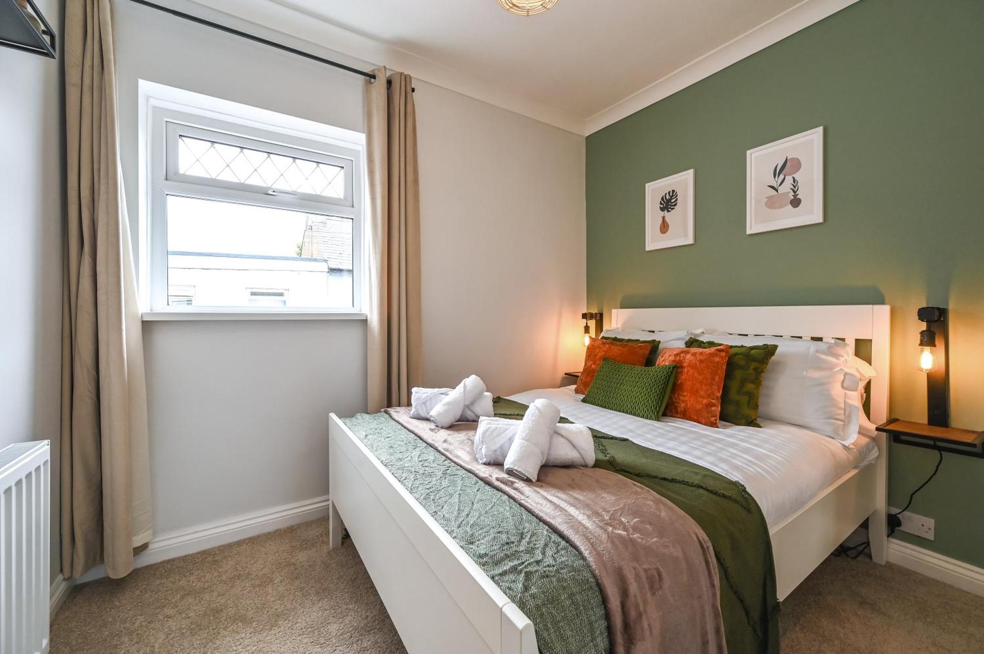 Urban Oasis, Stylish Townhouse In Holiday home Cardiff