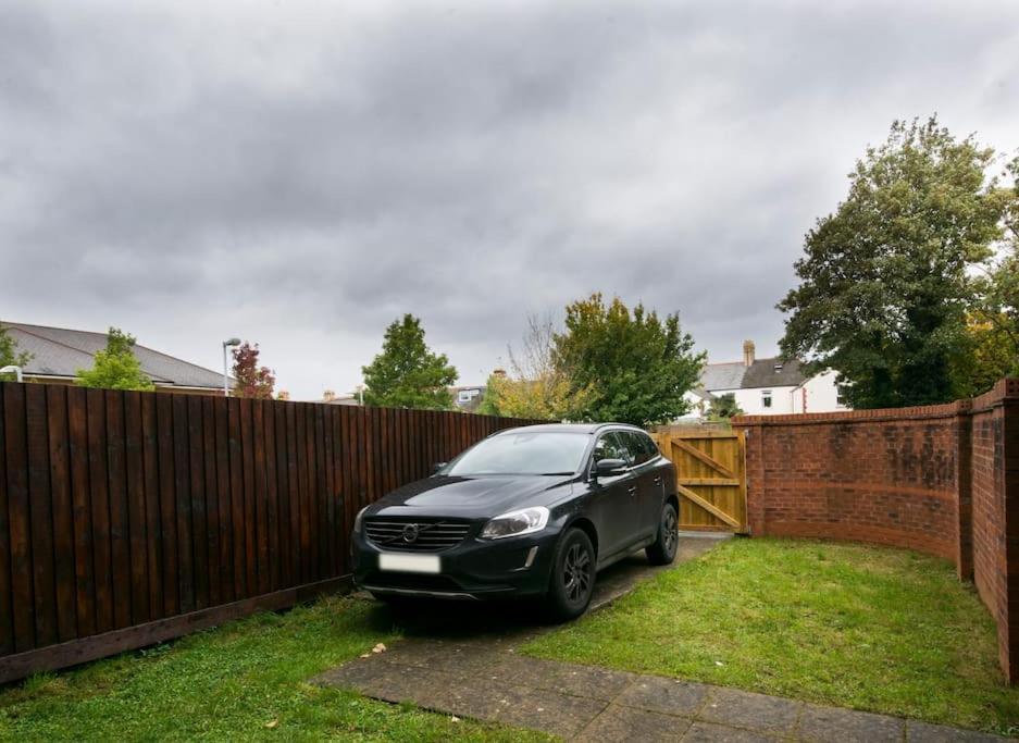 Apartment Centre 4 Bed House Free Parking Walk To Town *